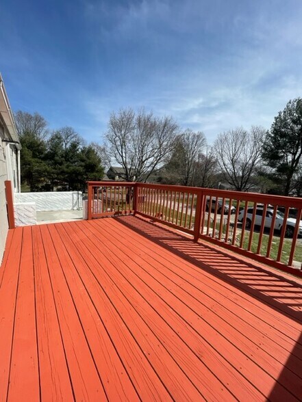 Building Photo - 243 Park Ln
