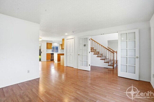 Building Photo - 16101 SE 18th St