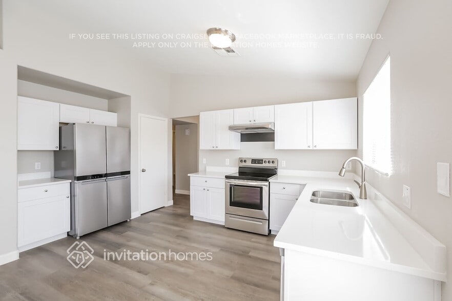 Building Photo - 8647 W Mariposa Dr