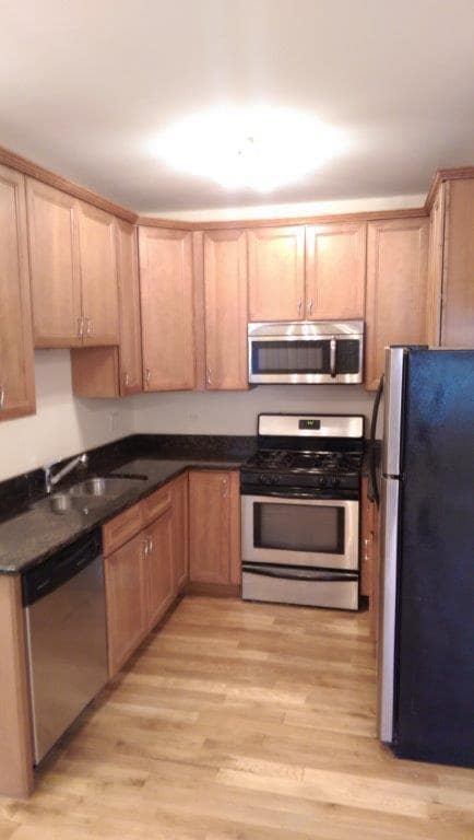 Building Photo - 4542 W George St