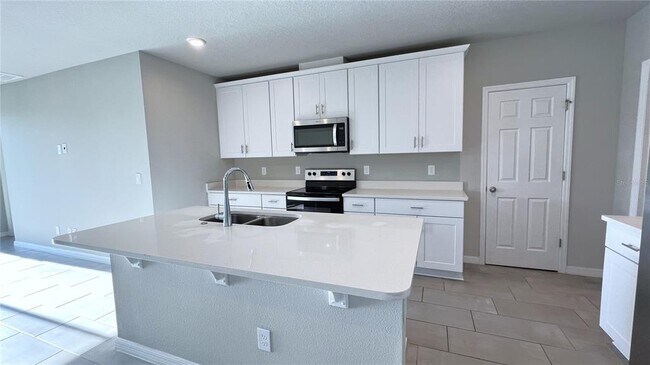Building Photo - 3253 Bella Vista Dr