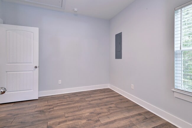 Building Photo - 108 Magruder Ave