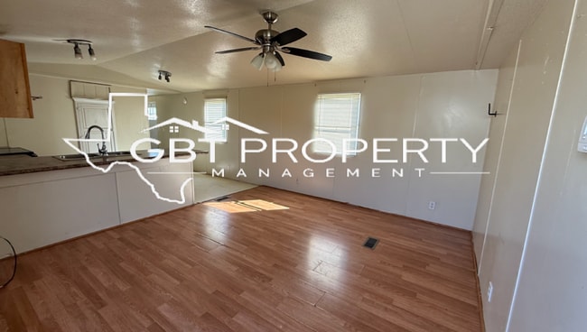 Building Photo - 3/2 in Bremond