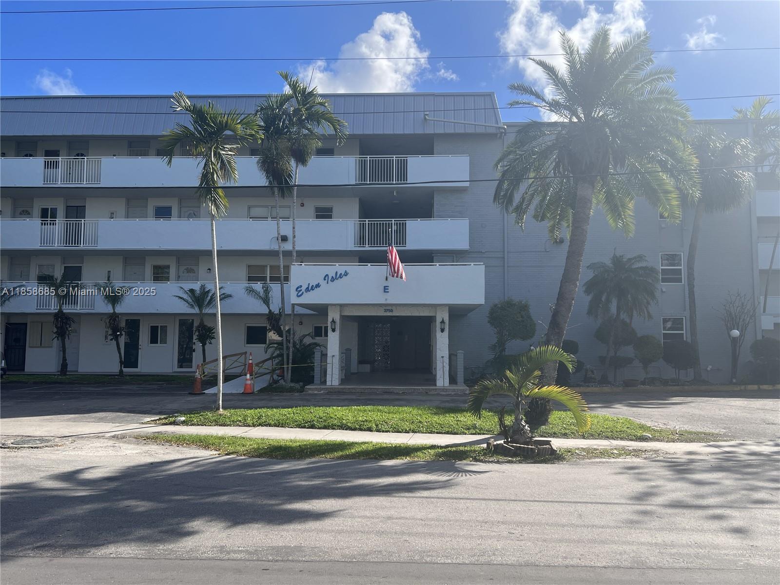 Building Photo - 3750 NE 170th St