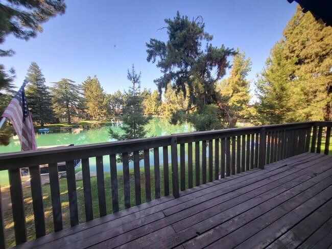 Building Photo - 4147 Pinewood Lake Dr