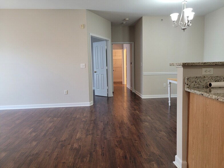 Building Photo - 9809 Hyde Glen Ct