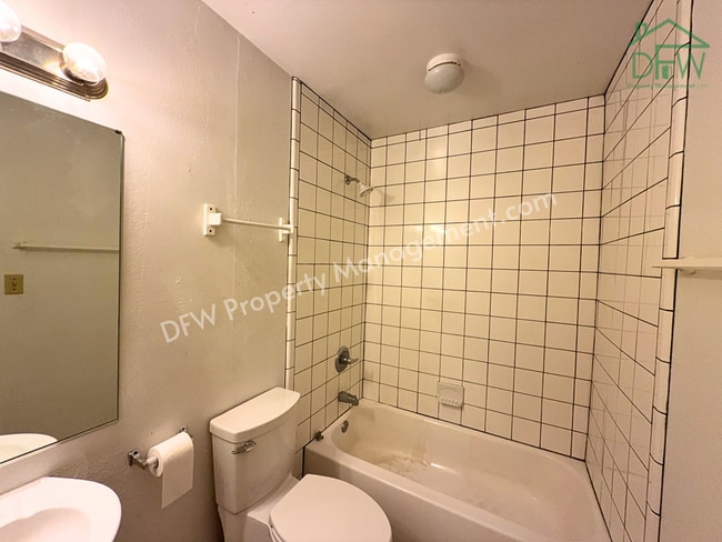 Building Photo - 2-Bedroom Townhome for Lease in a Peaceful Celina Community