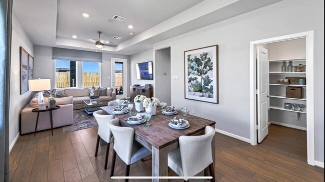 Building Photo - 2710 Misty Mdw Ln