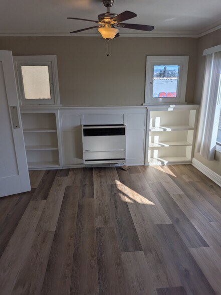 Building Photo - 1055 N Ardmore Ave