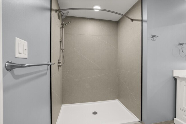 Building Photo - 99 Foundry Pl