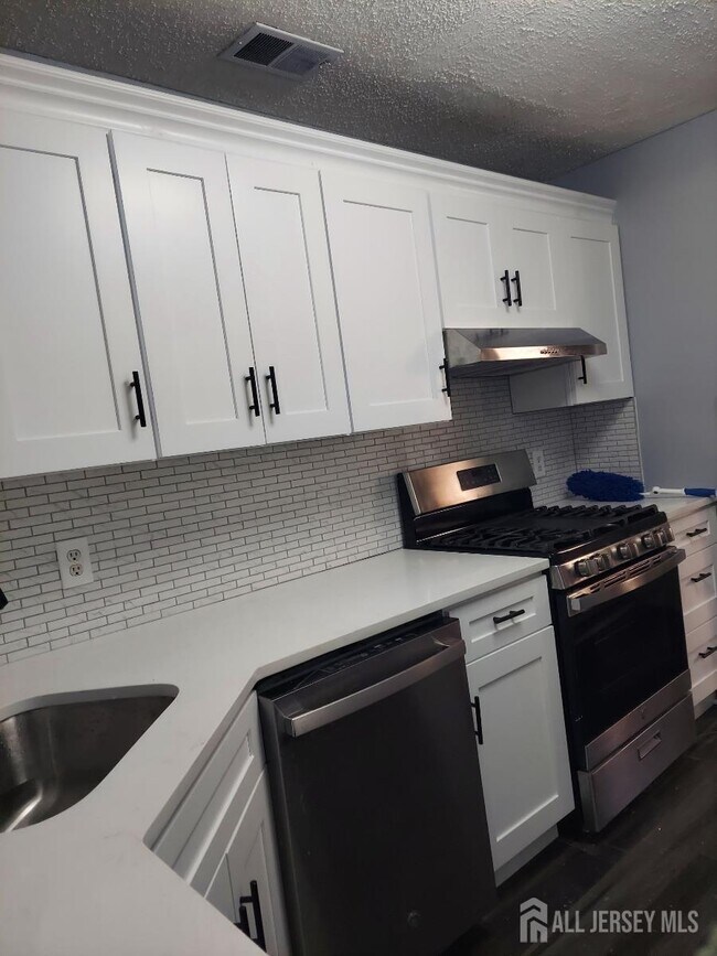 Building Photo - 2510 Lighthouse Ln
