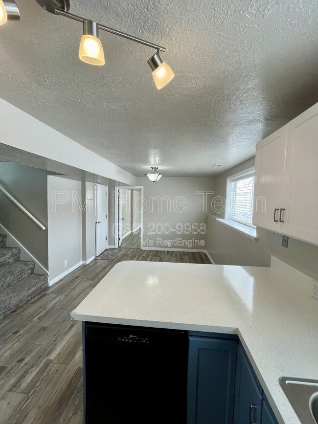 Building Photo - 1820 N 285 W