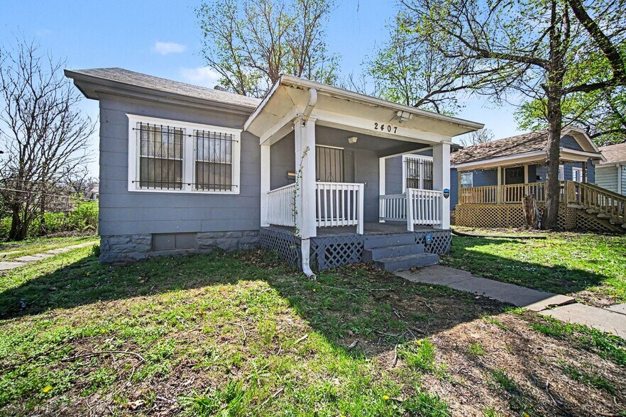 Building Photo - 2407 E 67th Terrace