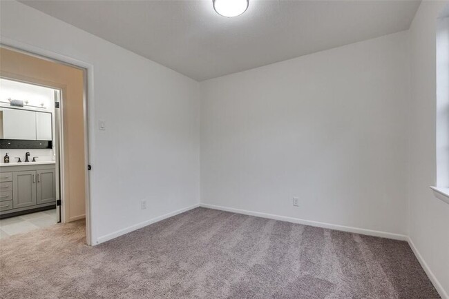 Building Photo - 3503 Loganwood Dr