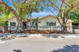 Building Photo - 1246 Hollyburne Ave