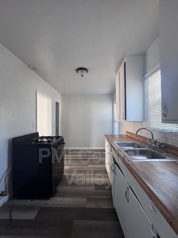 Building Photo - 1112 Barberry Ln