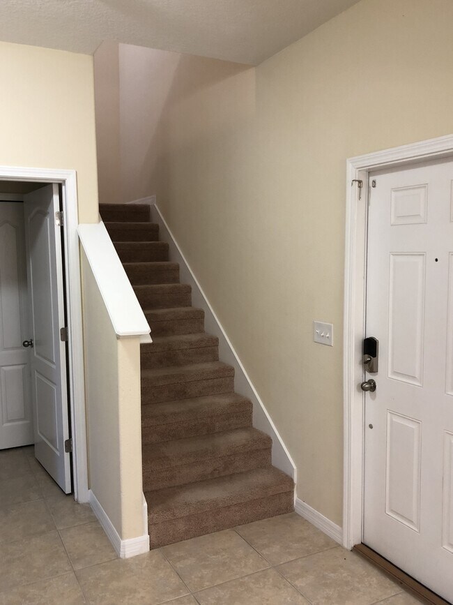 Building Photo - Beautiful Renovated 3/2.5 Located In Independence