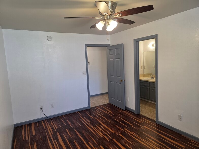 Building Photo - 1303 Edison St