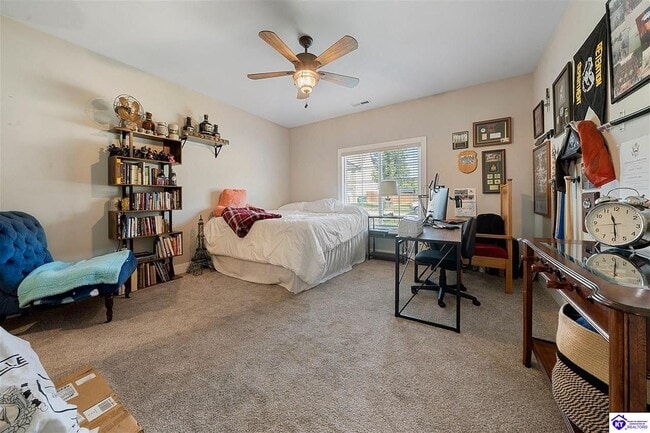 Building Photo - 1708 W Crocus Dr