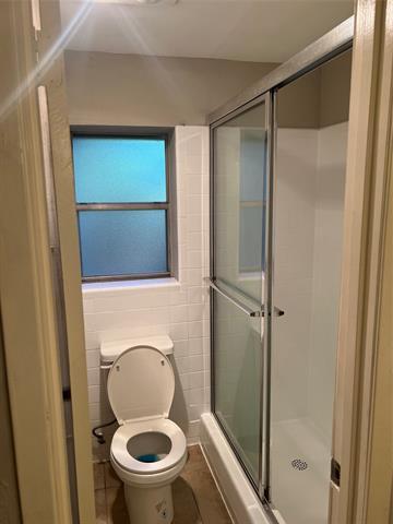 Building Photo - 211 Turtle Creek Dr