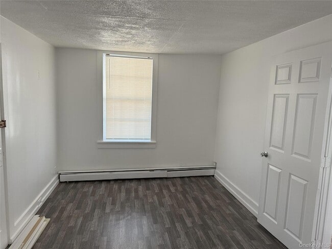 Building Photo - 6 Glenmere Ave