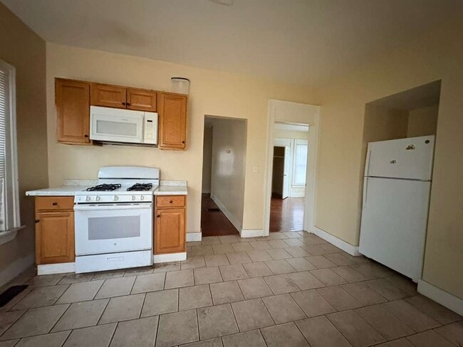 Building Photo - 81 Sherman Ave