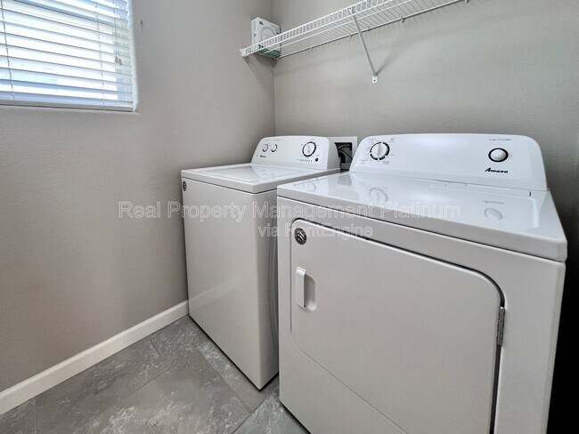 Building Photo - 3704 Savant Ln