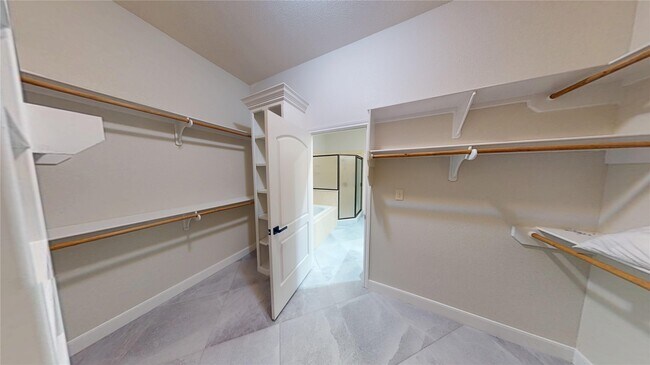 Building Photo - 119 April Waters Dr W