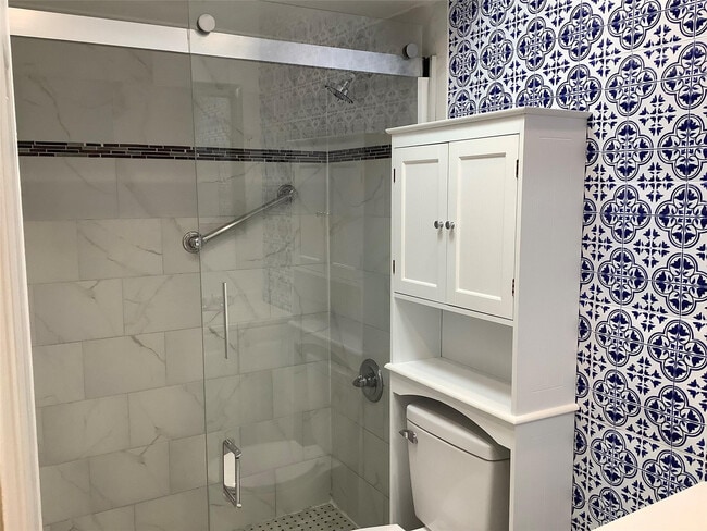 Building Photo - 5280 Bosque Ln