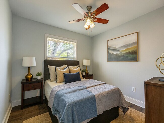 Building Photo - Charming 4BR/2BA Home in Dallas