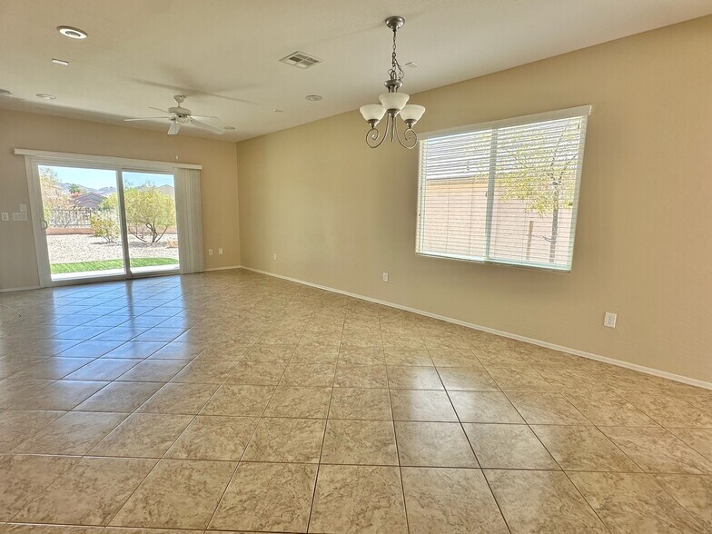 Building Photo - 2603 Solera Moon Dr