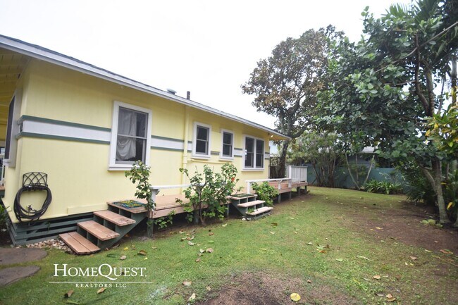 Building Photo - Live in Kailua Town!  Pet Friendly 3/2 with A/C - $4400