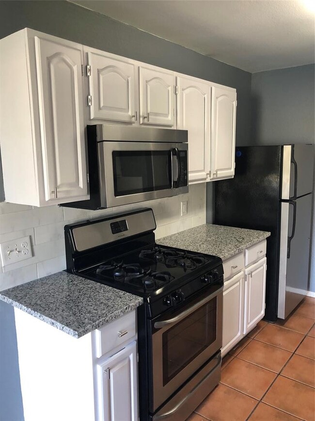 Building Photo - 1912 Andover Dr