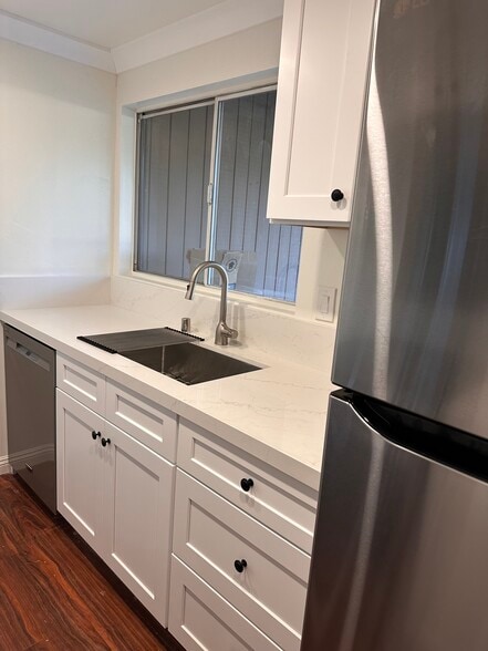 New Kitchen Sink and Dishwasher - 961 La Bonita Dr
