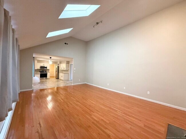 Building Photo - 248 Harrison Rd