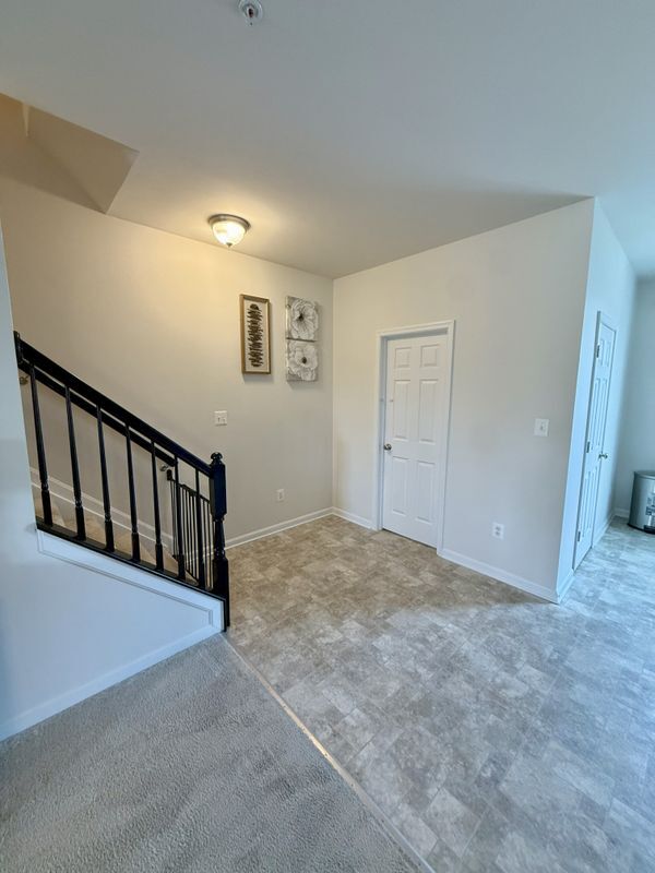 Building Photo - 111 Clydesdale Ln