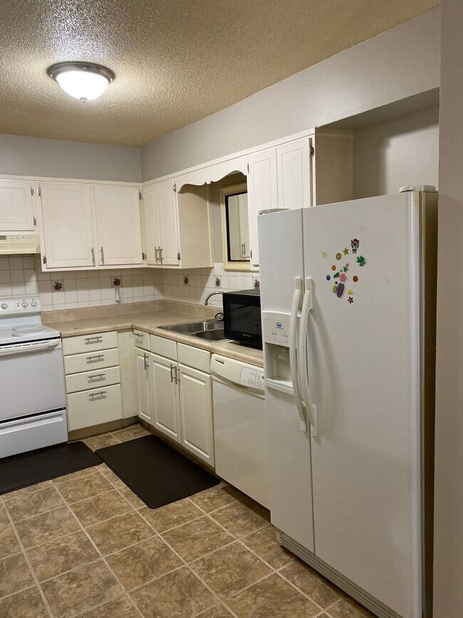 Building Photo - 5014 Flint Ridge Pl
