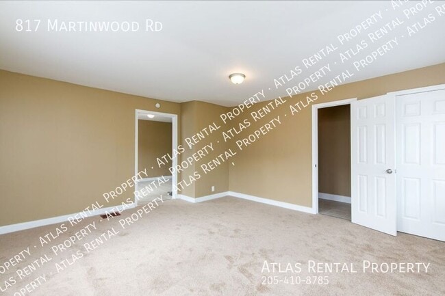 Building Photo - 817 Martinwood Rd