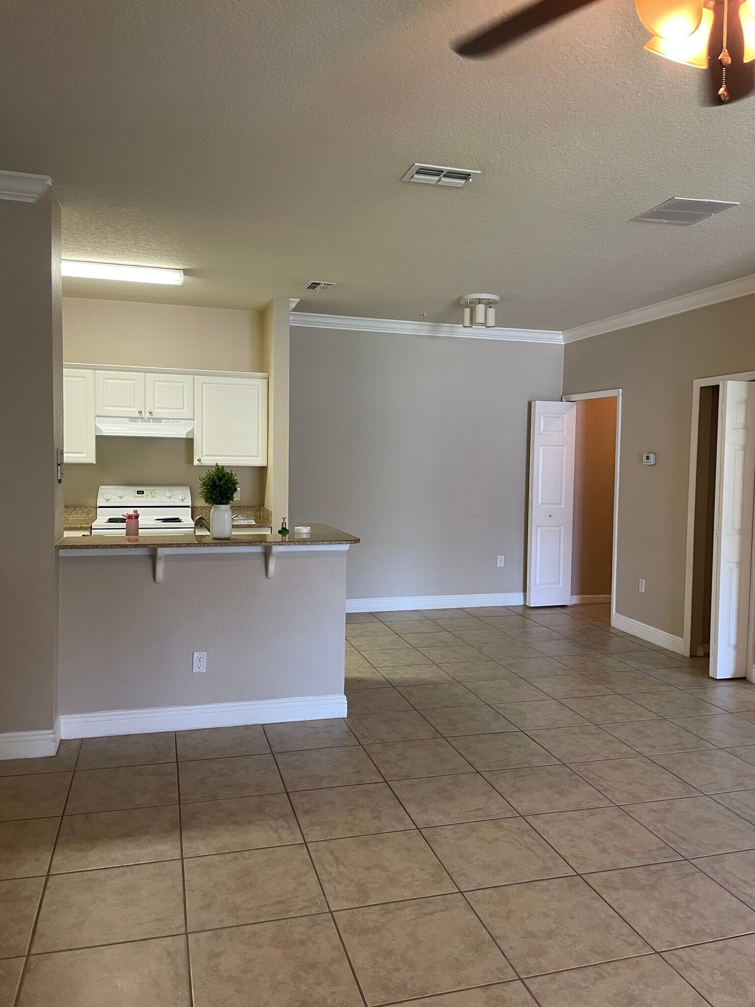 Building Photo - 303 Southern Pecan Cir