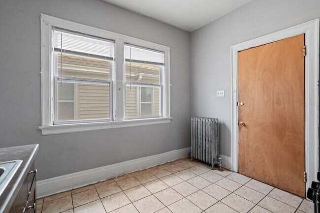 Building Photo - Maryland Lower