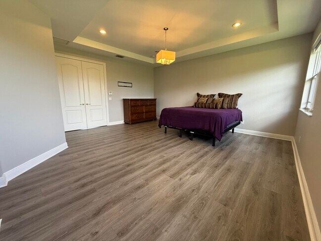 Building Photo - 9191 Cattail Run