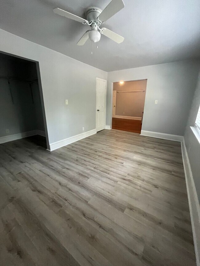 Building Photo - 111 Columbia Dr