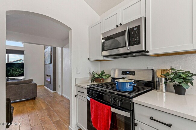 Building Photo - 3936 Tierra Arena Dr