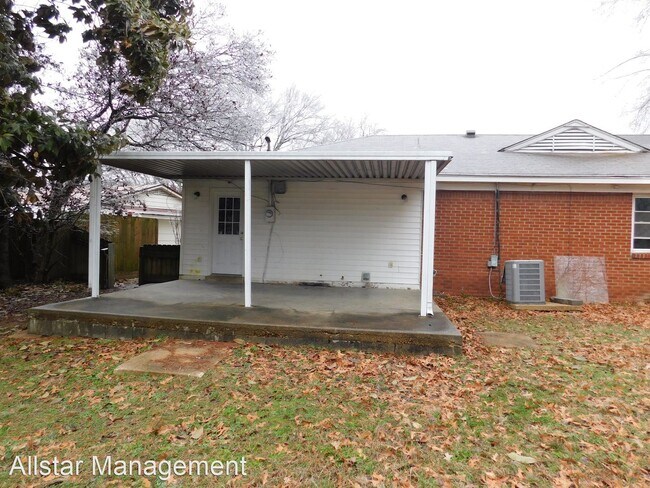 Building Photo - 4 br, 1.5 bath House - 1391 Whitworth Cove