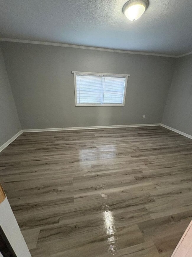 Building Photo - Spacious 4-Bedroom, 2-Bathroom Home – $1,625/Month | Accepting Section 8