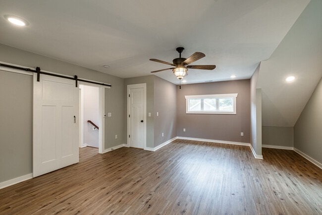 Building Photo - 6258 Campbellsville Pike