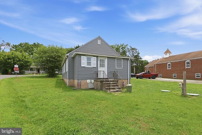 Building Photo - 9246 Prospect Ave