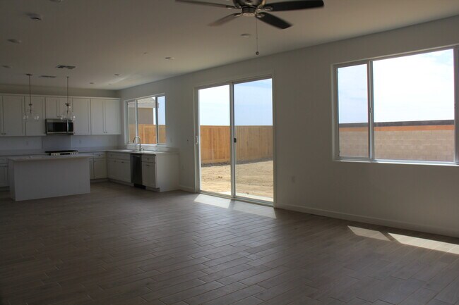 Building Photo - 3319 Golden Trails Ln