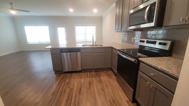 Building Photo - 7203 Chatfield Wy NW