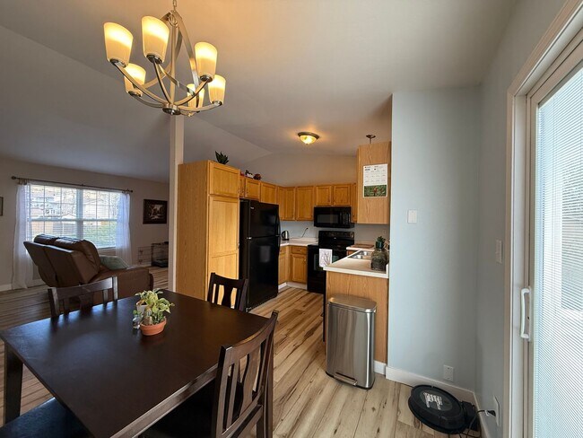 Building Photo - Updated 3 Bedroom Home with Mountain Views Close to Ft. Carson